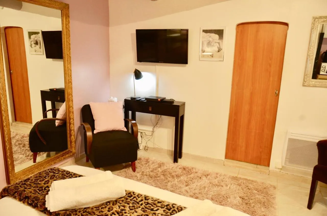 Artistic Antibes Apartment