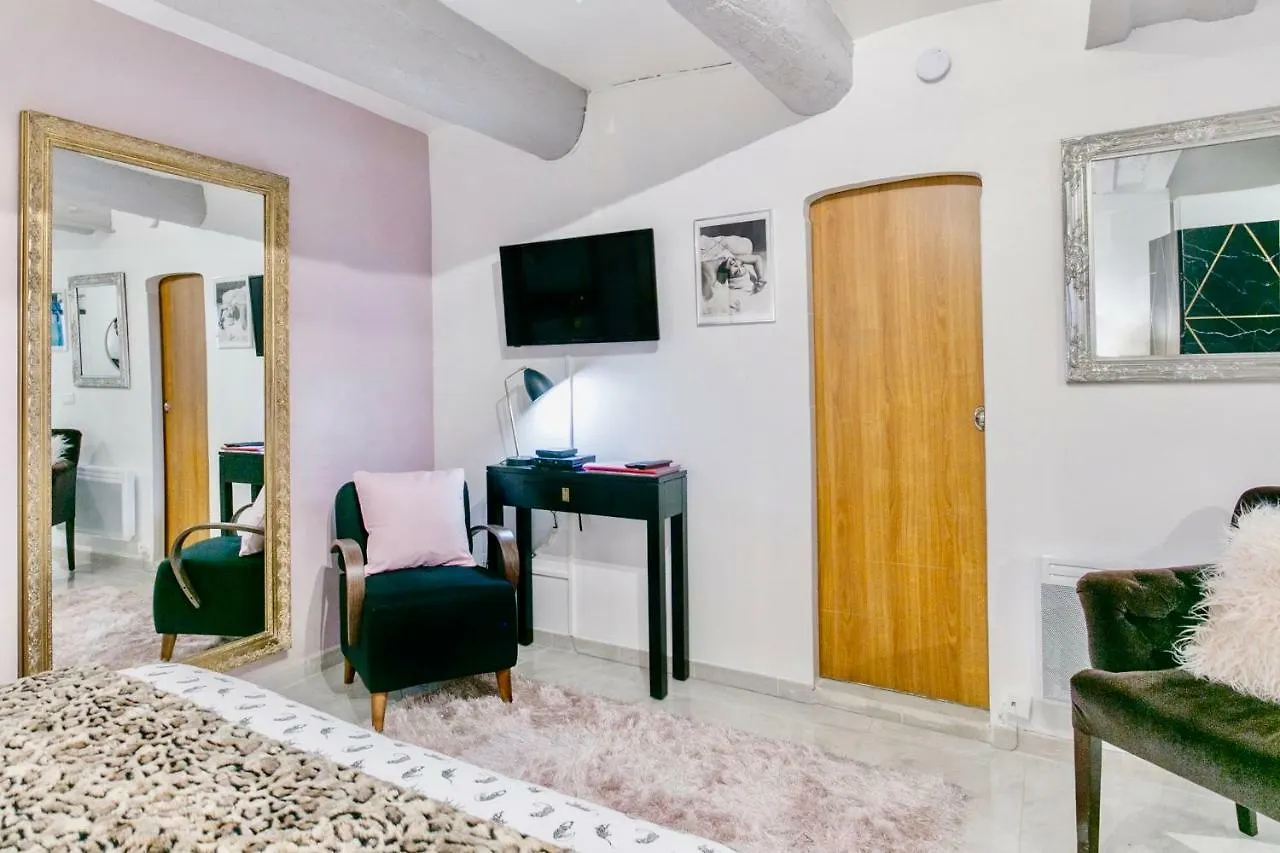 Artistic Antibes Apartment