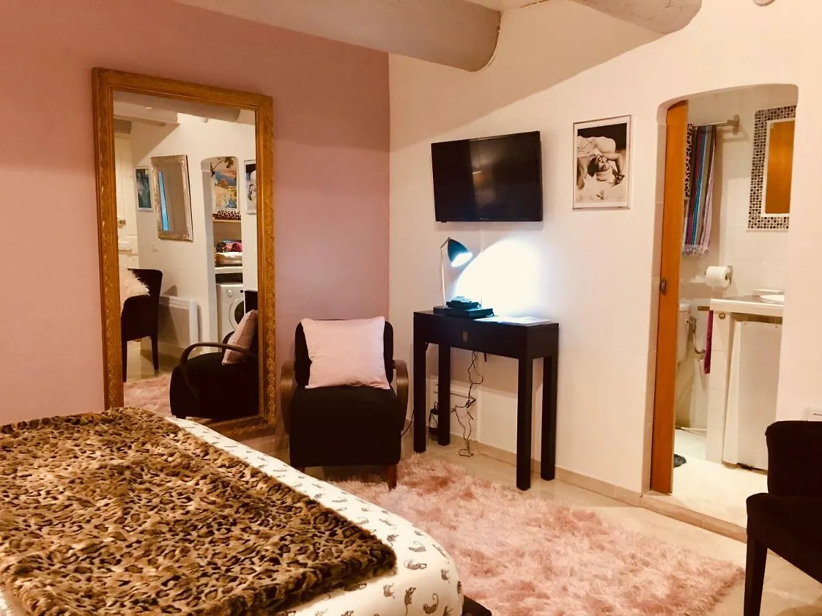 Artistic Antibes Apartment